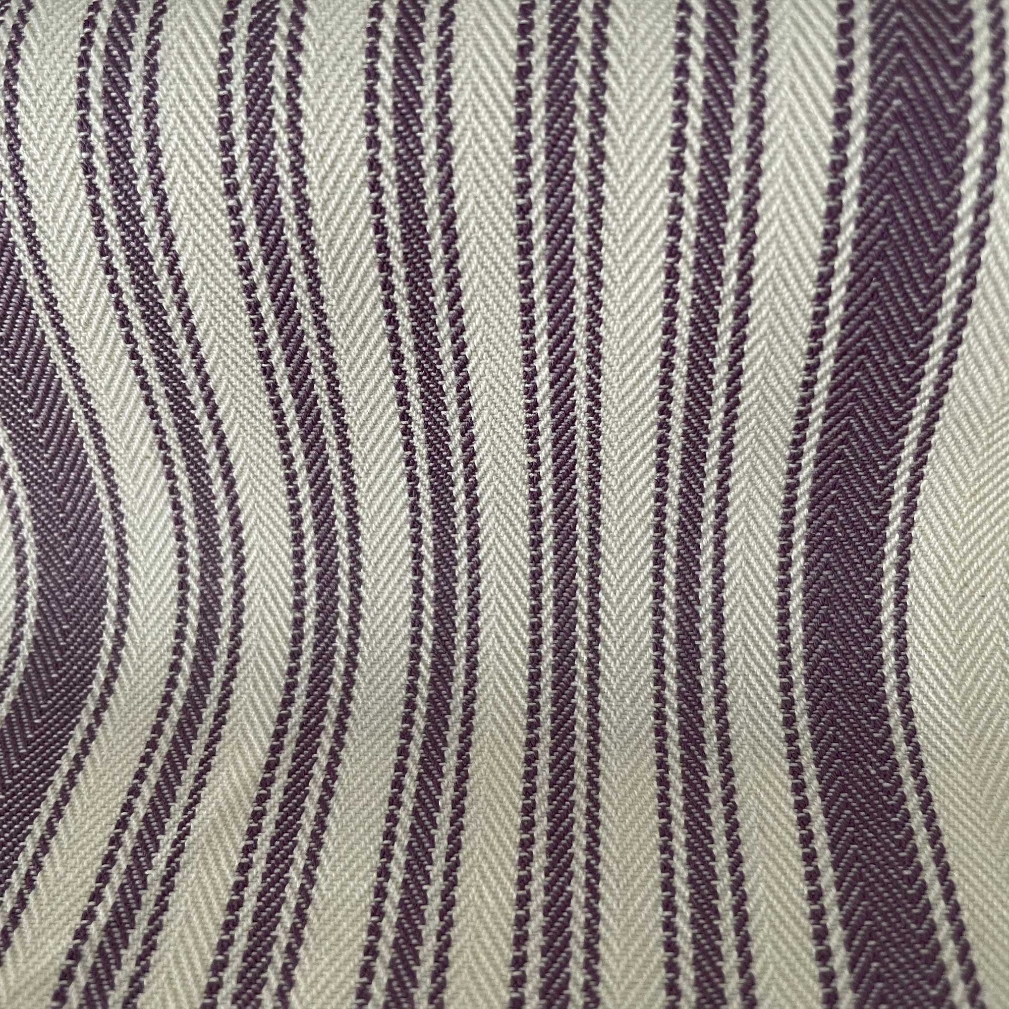 Tela Saint Tropez lavanda morado Gastón y Daniela tapicería con dibujo rayas decoración casa detalle