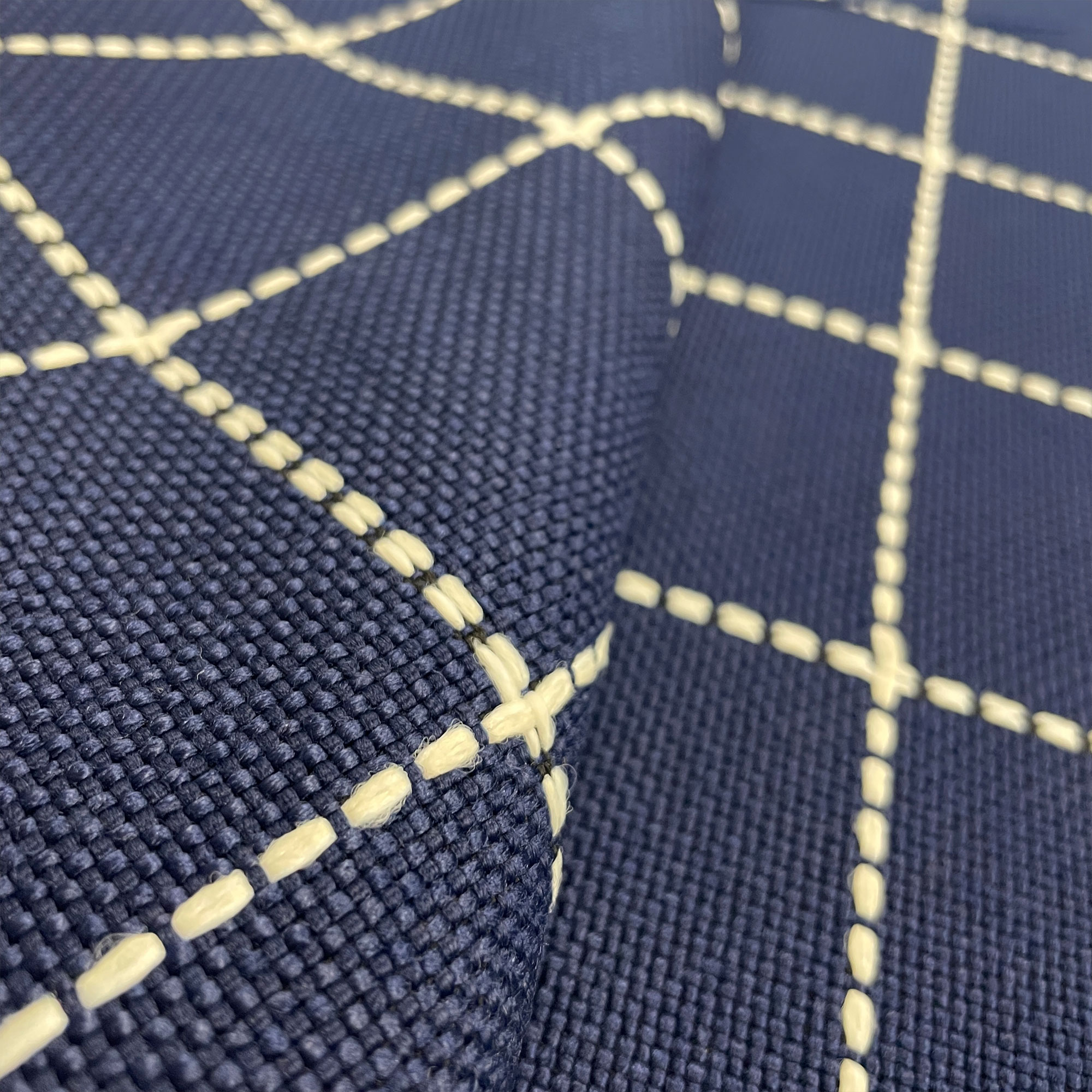 GDT-5776-007 Tela Tatil navy azul de Gaston y Daniela. Diseño de cuadros para tapiceria y cortinas. Decoracion de interiores detalle