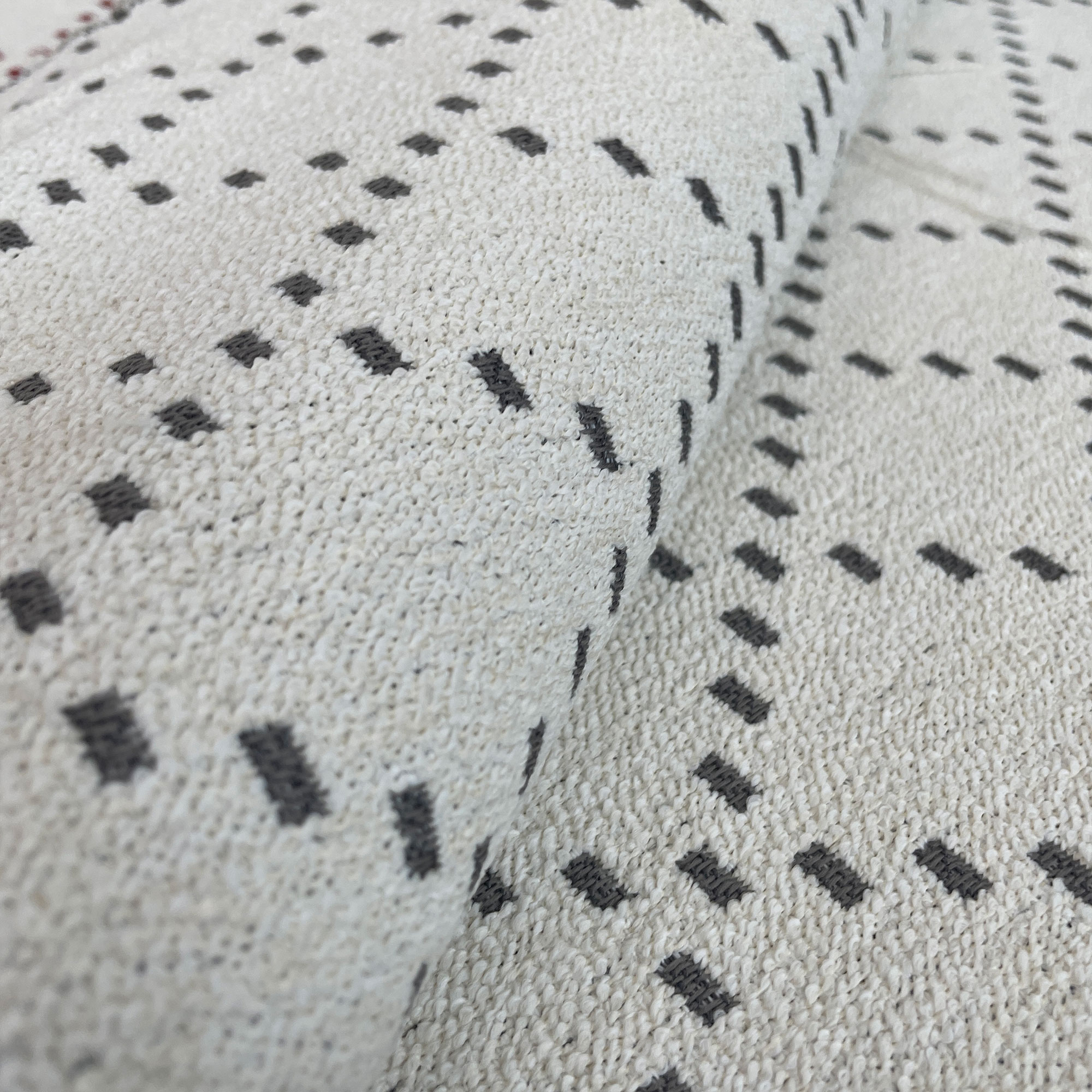 GDT-5784-001 Tela Etria gris de Gaston y Daniela. Diseño geometrico para tapiceria. Decoracion de interiores. Detalle