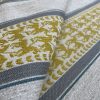 GDT-5787-003 Tela Troya amarillo de Gaston y Daniela. Diseño de rayas y caballos para tapiceria y cortinas. Decoracion de interiores. Detalle