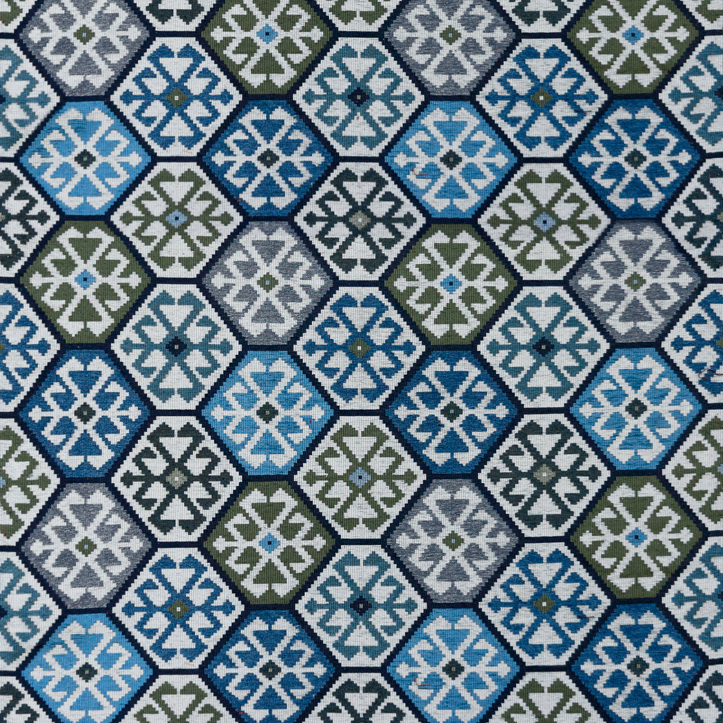 GDT-5796-003 Tela Tesalonica azul de Gaston y Daniela. Diseño etnico y geometrico para tapiceria. Decoracion de interiores.