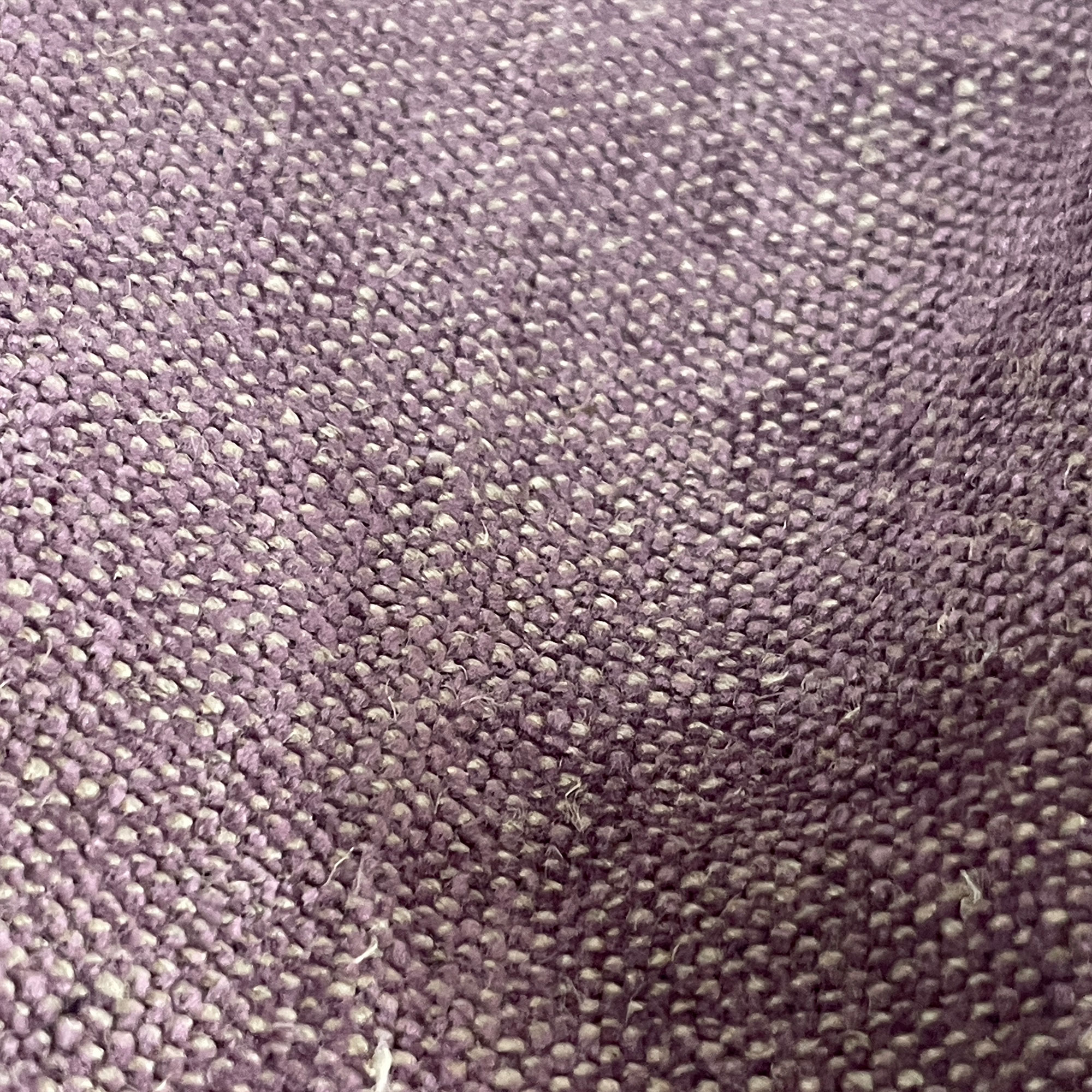 Detalle Génova lavanda tela decoración Gastón y Daniela tapicería salón