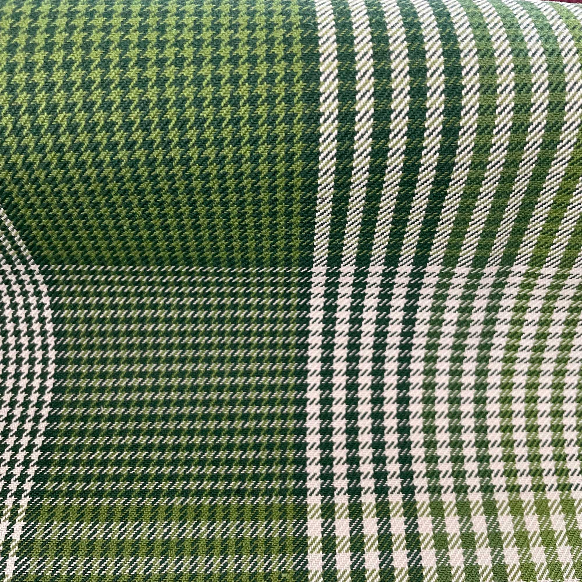 Detalle Preciados verde decoración Gastón y Daniela Madrid tapicería salón