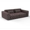 Sofa Saint Yago chocolate decoración Gastón y Daniela Lorenzo Castillo telas geometrico tapizado