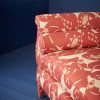 Sofa tela aladierno rojo pajaros mueble tapizado lorenzo castillo gaston y daniela decoracion divan detalle brazo
