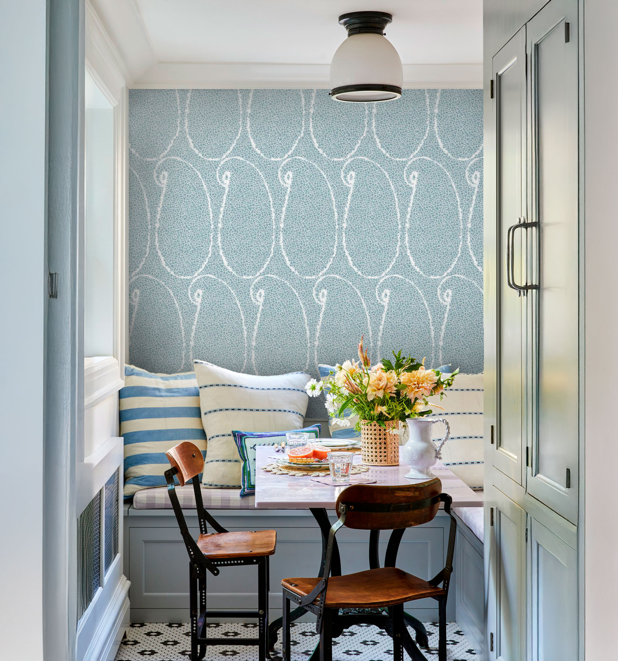 Papel pintado vinílico Benacantil azul colección Volume V Lorenzo Castillo Gastón y Daniela geométrico decoración casa salón dormitorio baño