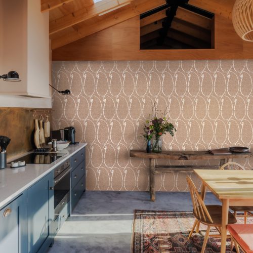 Papel pintado vinílico Benicantil ocre colección Volume V Lorenzo Castillo Gastón y Daniela geométrico decoración casa salón dormitorio baño cocina
