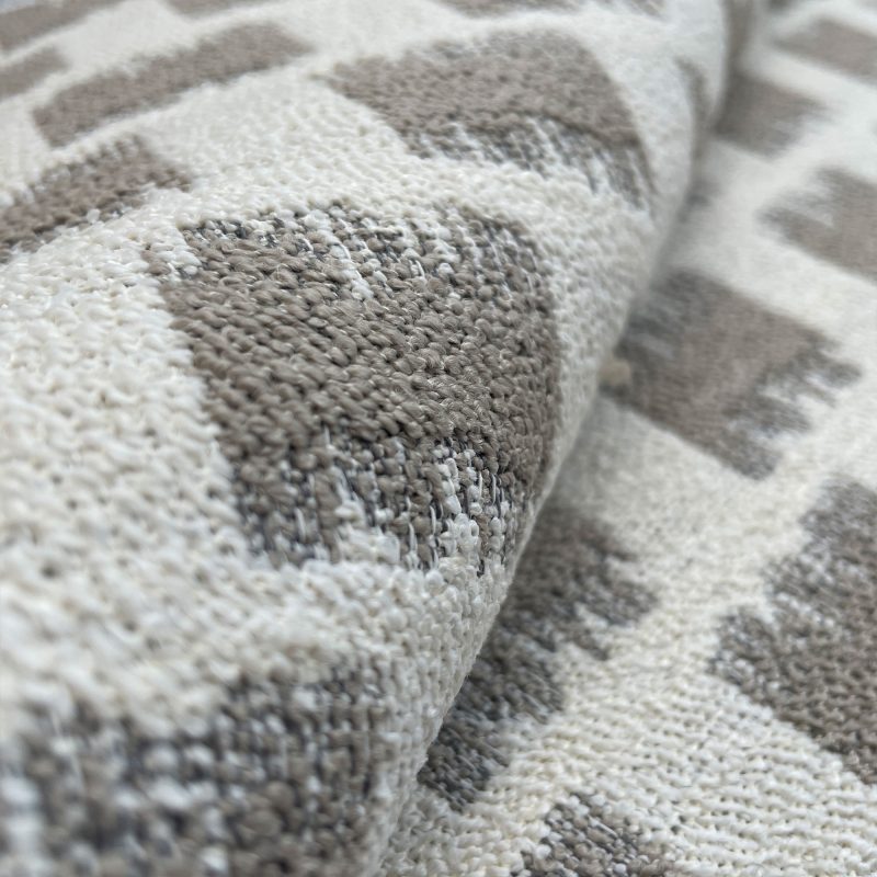 GDT-5783-002 Tela Antalya beige de gaston y daniela con diseño étnico y de cuadros para tapiceria. Decoración de interiores detalle