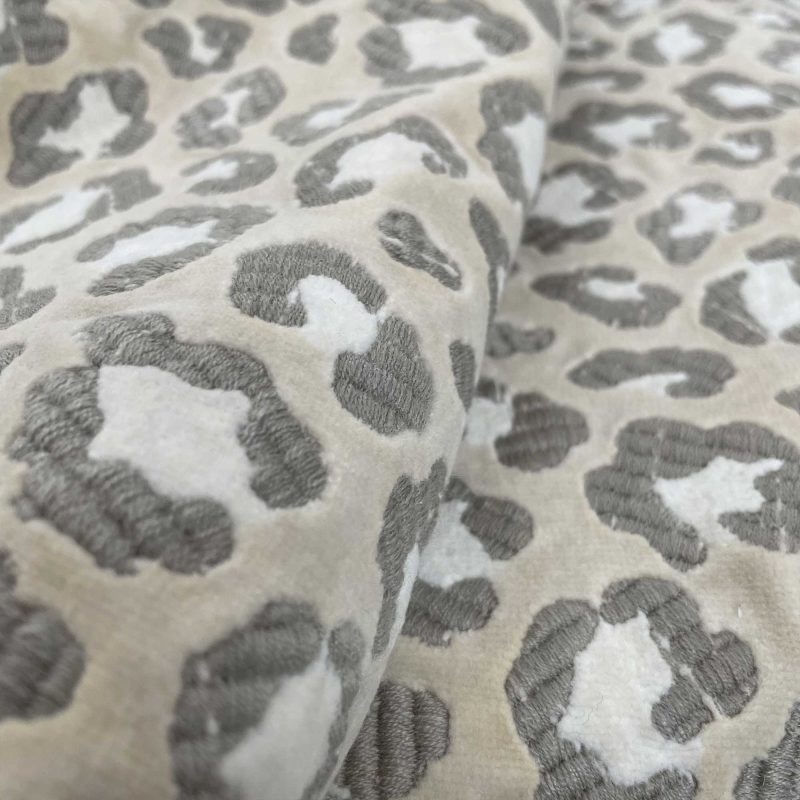 LCT_1151_001 capricornio crudo gaston y daniela lorenzo castillo terciopelo animal print decoracion detalle