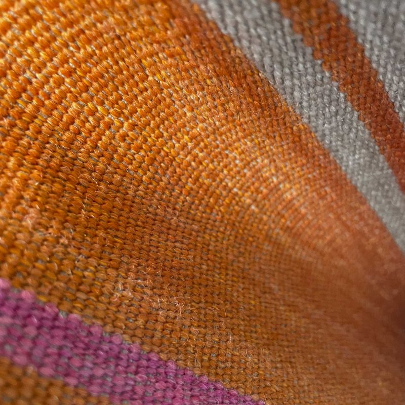 Masai frambuesa naranja lavanda Africalia decoración Gastón y Daniela tapicería
