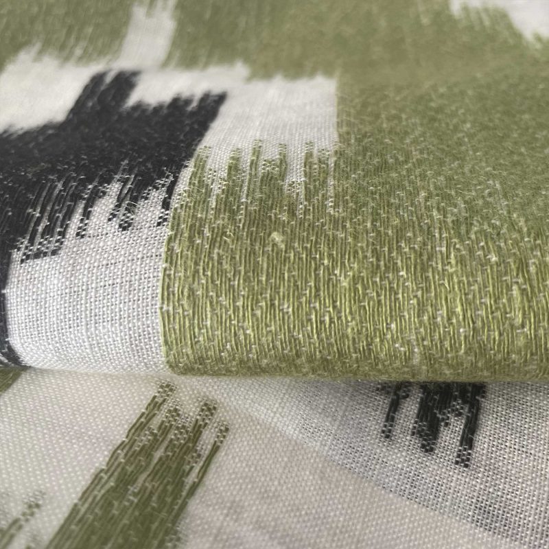Tela Panarea verde hoja negro Gastón y Daniela visillo lino ikat geométrico cortinas decoración casa